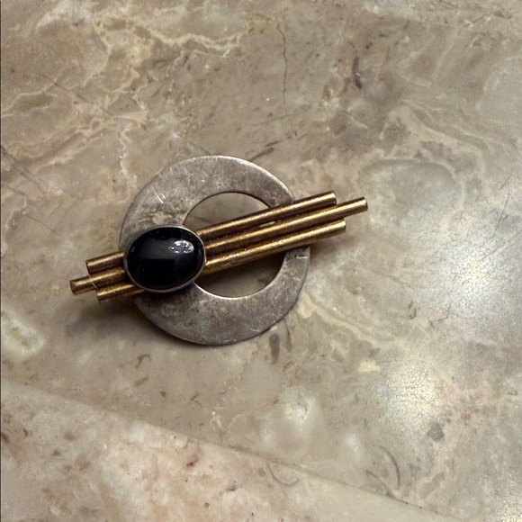 Artisan signed GF Sterling, silver brooch with genuine Onyx, modern design - Picture 3 of 3